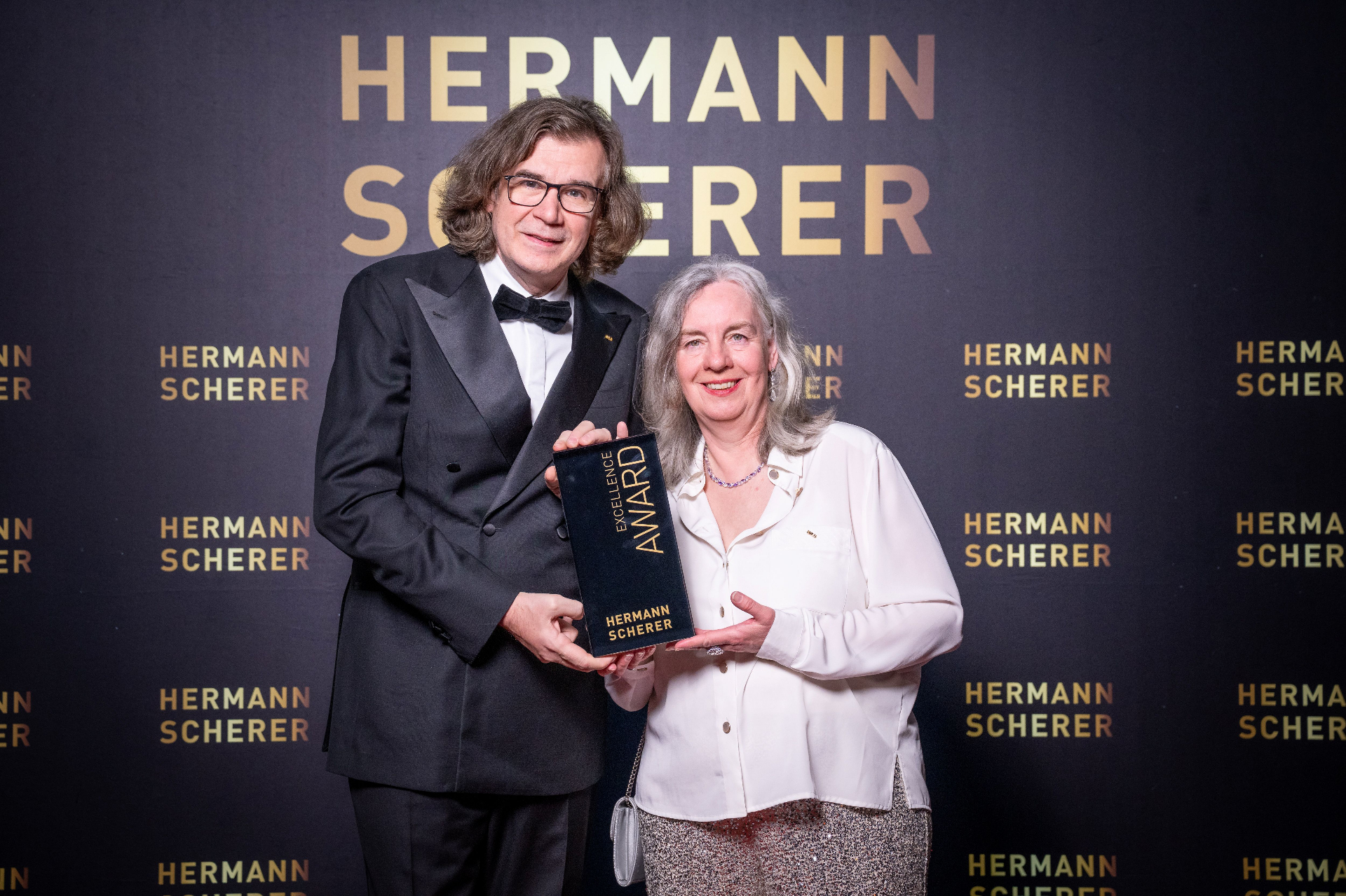 Susanne Golob mit dem Excellence Award